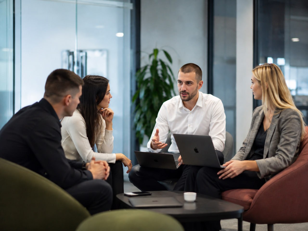 Technology specialists in a project discovery conversation